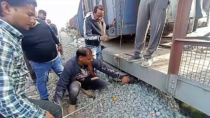मालवाहक गाड़ी के चार वैगन पटरी से उतरे, संचालन प्रभावित