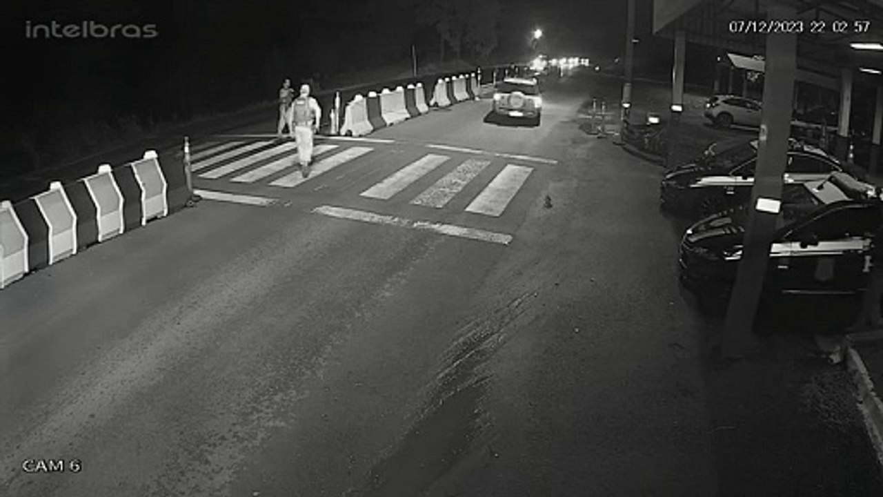 Motorista com caminhonete furtada tenta atropelar policiais para fugir de abordagem na BR-277