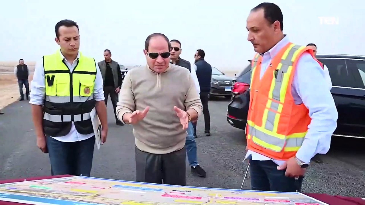 حديث الرئيس السيسي مع المهندسين خلال تفقده الأعمال الإنشائية لتطوير عدد من الطرق والمحاور