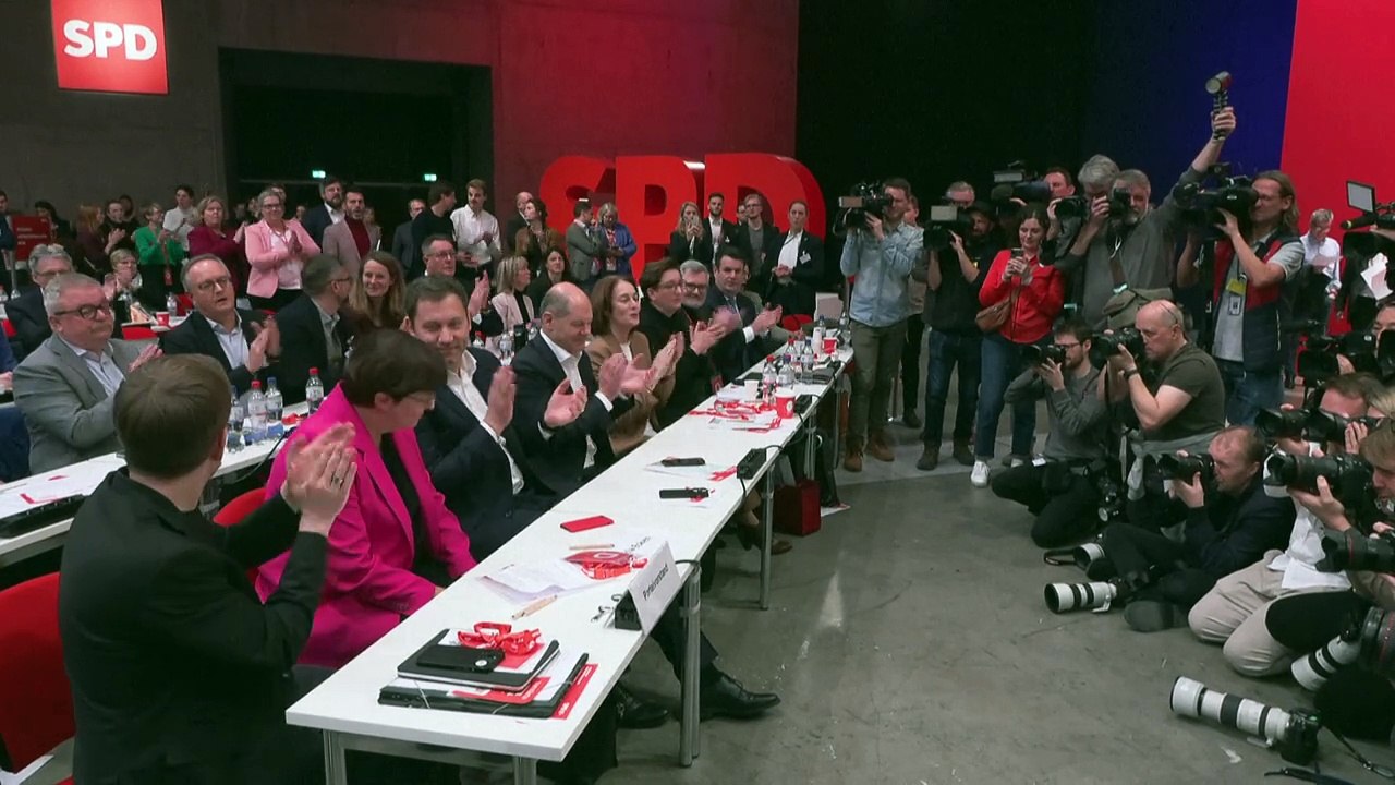 Spitzenduo wiedergewählt — SPD beschließt Reform der Schuldenbremse