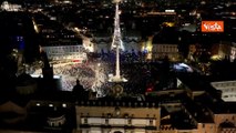 Ecco l'accensione dell'albero di Natale a piazza del Popolo a Roma