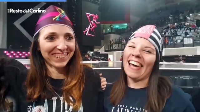 Laura Pausini in concerto a Rimini: il video dei fan