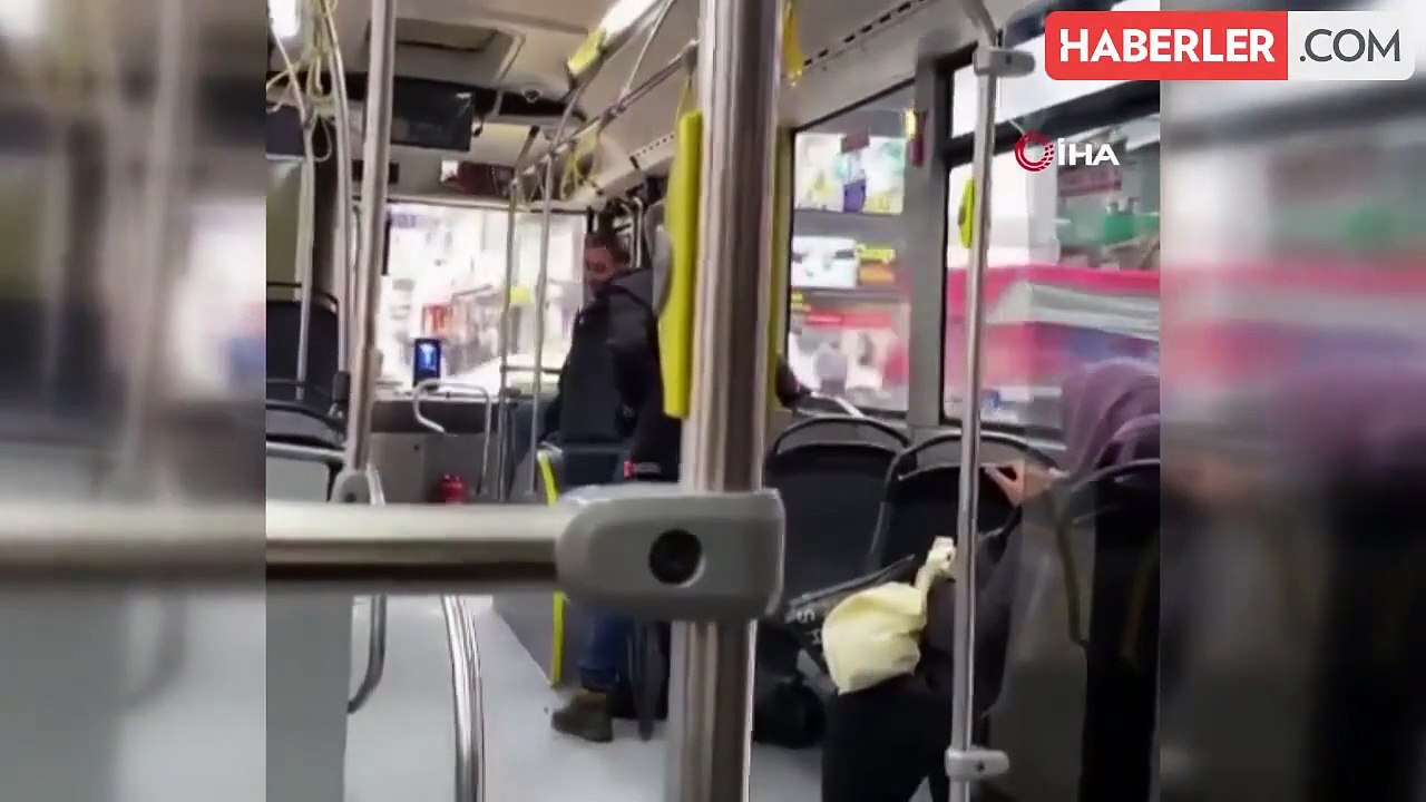 İzmir'de Belediye Otobüsünde Kavga: Bıçaklama Anı Görüntülendi