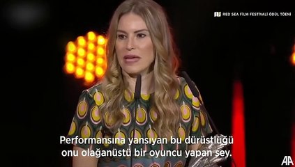 Ünlü yönetmenin ödül törenindeki sözleri büyük alkış aldı: Gazze'de öldürmeyi durdurun