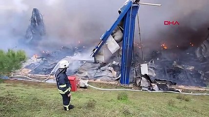 Kocaeli'de lojistik deposunda yangın