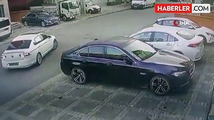 Ümraniye'de Park Halindeki Otomobilin Hayalet Gösterge ve Konsol Takımı Çalındı