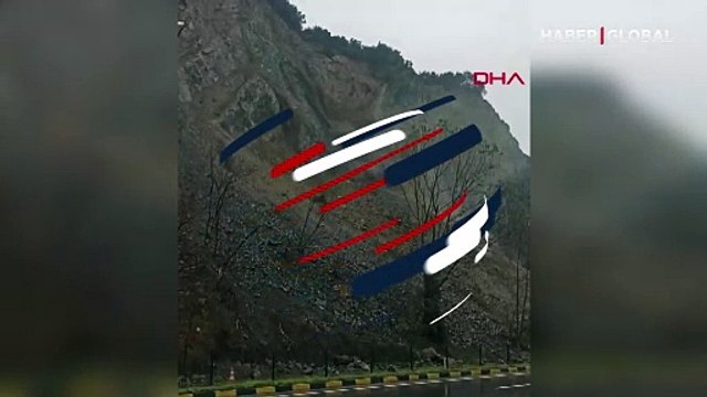 Zonguldak'ta Alaplı-Ereğli yolunda heyelan anı kamerada