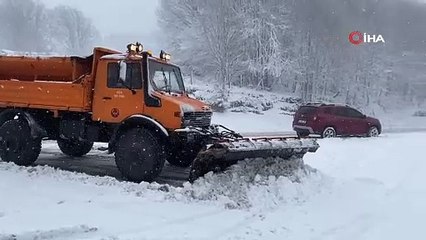 İnegöl yolunu kar kapladı