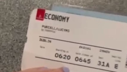 Woman & partner make surprise return to hometown after a year to join family in Christmas celebrations