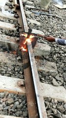 रेल फैक्चर की मरम्मत के दौरान