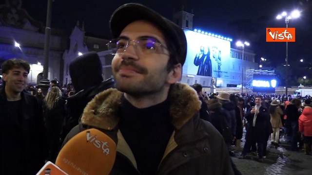 Accensione dell'albero di Natale, le voci in piazza del Popolo: Pi? bello di Spelacchio