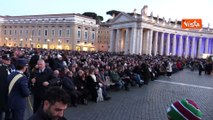 Inaugurazione del presepe e dell'albero di Natale in piazza San Pietro, le immagini