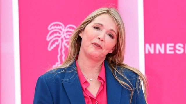 Hélène Rollès : ses enfants isolés, elle révèle une éducation extrêmement rigide : Pas question !