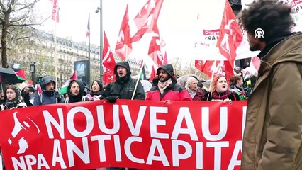 Parisliler şiddetli yağışa rağmen 'Gazze' için yürüdü