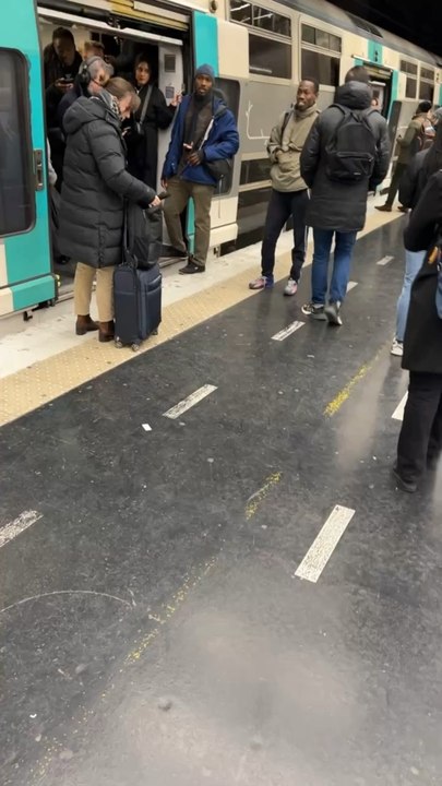 Paris c’est horrible donc je bouge en Italie