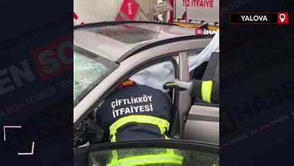 Yalova’da otomobil tabelaya çarptı, sürücü hayatını kaybetti