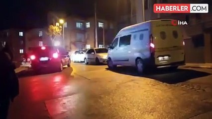 Çorum'da gece yarısı ev pompalı tüfekle kurşunlandı