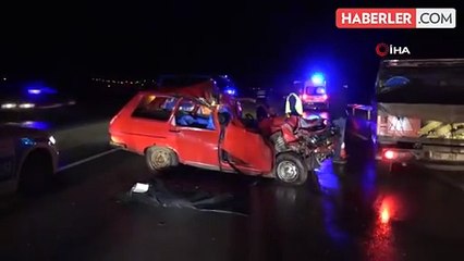 Tokat'ta kamyona arkadan çarpan araçta 2 kişi hayatını kaybetti