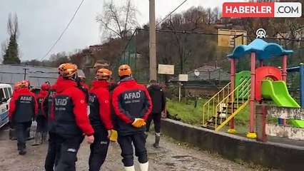 Zonguldak'taki heyelanda göçük altında kalan anne ve oğlu arama çalışmaları yeniden başladı