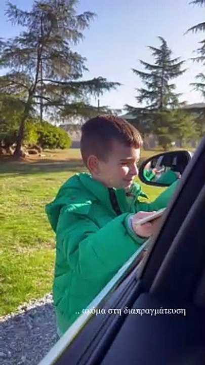 Σπάνια εμφάνιση του Πασχάλη Τερζή στα 74 του - Το βίντεο που δημοσίευσε η κόρη του, Γιάννα