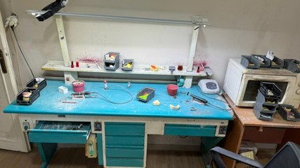 Adana'da merdiven altı diş laboratuvarına operasyon: 7 gözaltı