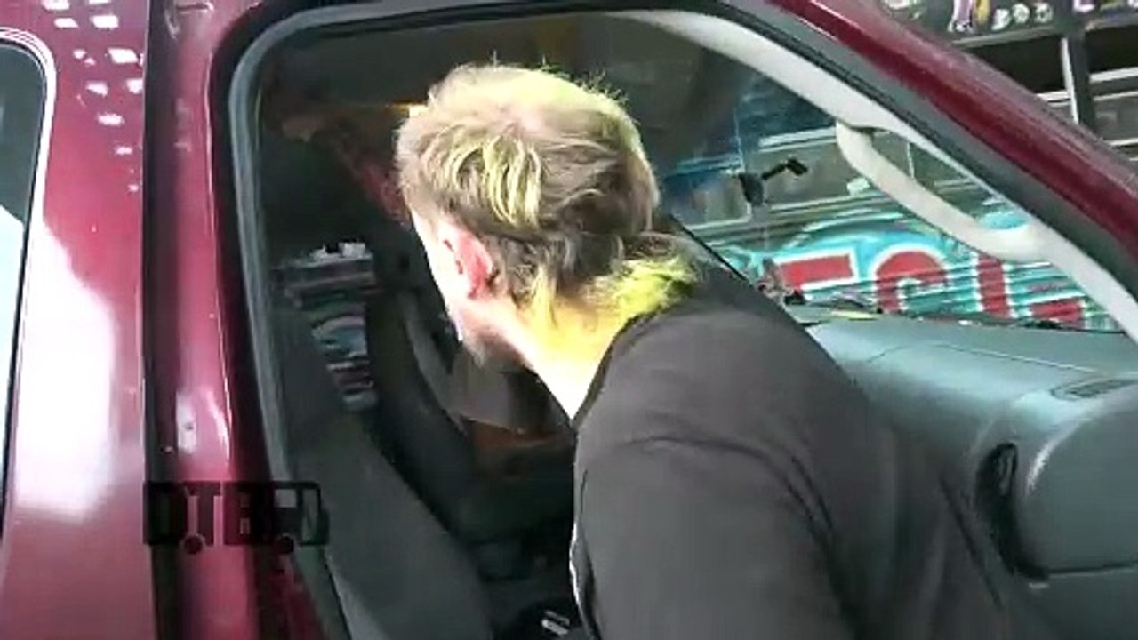 Capra - BUS INVADERS Ep. 1832