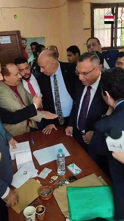 المرشح عبد السند يمامه يدلى بصوته فى لجنته الإنتخابية