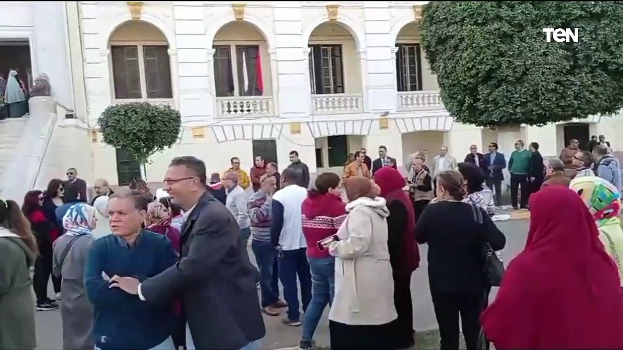 توافد المواطنين على اللجان الانتخابية مع انطلاق التصويت بالانتخابات الرئاسية ببورسعيد