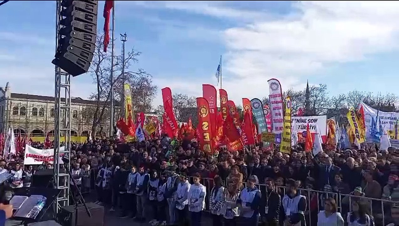 Alevi örgütleri demokratik ve laik Türkiye için Kadıköy’de