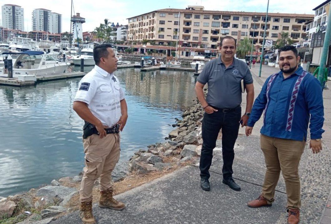 Se suman colonos de Marina Vallarta a operativo “Blanca Navidad”