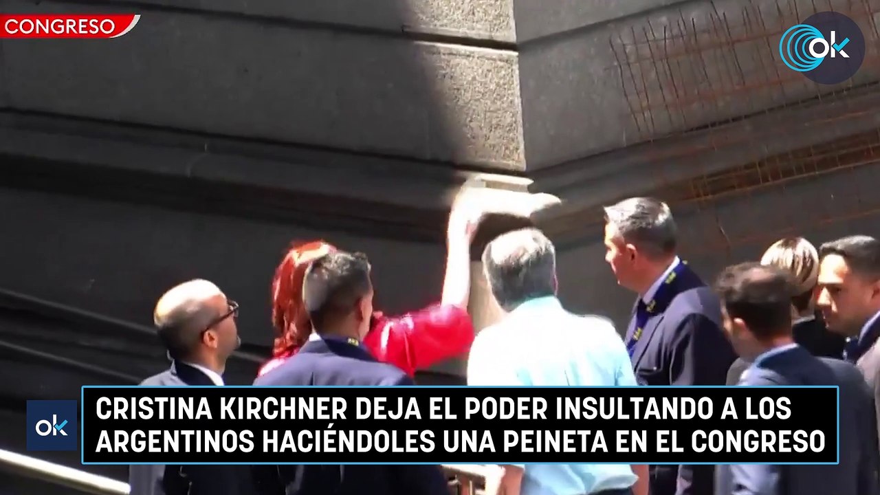 Cristina Kirchner deja el poder insultando a los argentinos haciéndoles una peineta en el Congreso