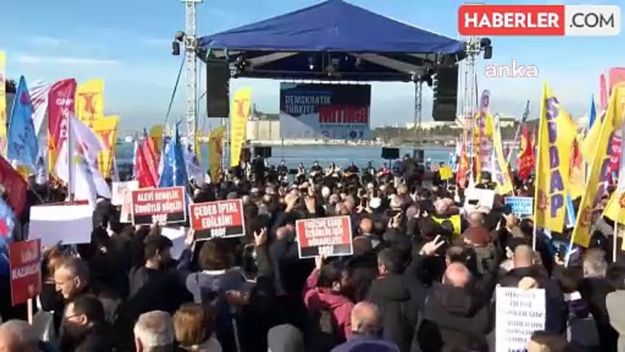 Alevi Stk'lardan İstanbul'da Miting: "Devletin Alevisi Olmayacağız. Dedelerimizi Hükümetin Memurları Yapmayacağız"