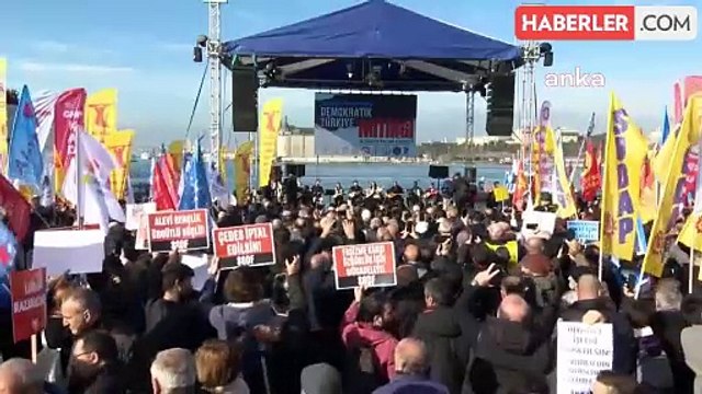 Alevi Stk'lardan İstanbul'da Miting: Devletin Alevisi Olmayacağız. Dedelerimizi Hükümetin Memurları Yapmayacağız