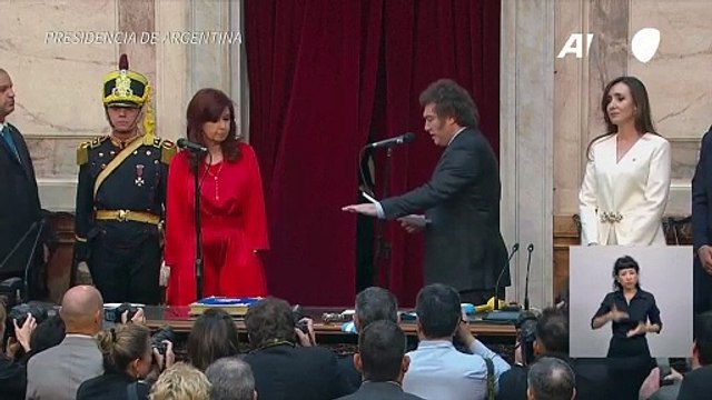 El libertario Javier Milei juró como presidente de Argentina