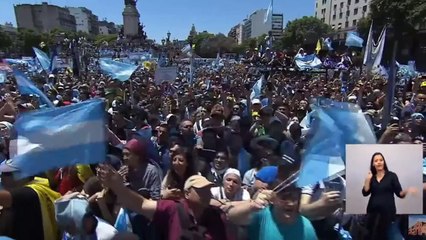 Juró Javier Milei: "Damos por terminada una larga y triste historia de decadencia y declive"