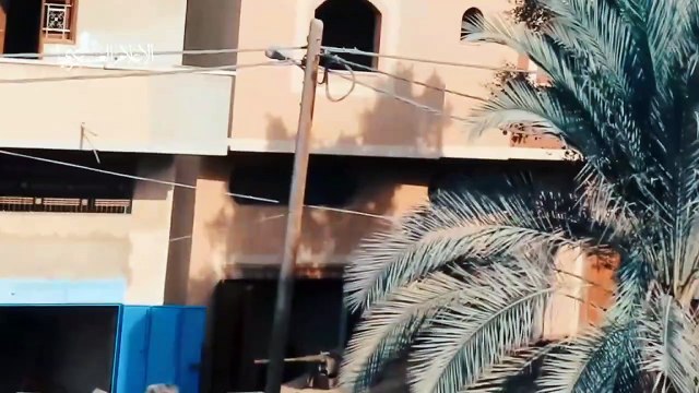 مشاهد من التحام مجاهدي القسام مع آليات العدو المتوغلة في محاور مدينة خانيونس جنوب قطاع