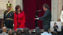 Milei toma posse como presidente da Argentina e promete 'nova era'