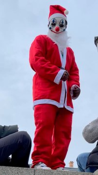 JE FAIS DANSER DES INCONNUS DANS LA RUE