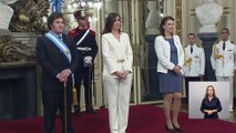 Milei de Argentina saluda a jefes de Estado extranjeros tras ceremonia de juramento