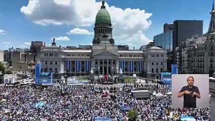 Milei promete un "shock" económico al asumir la presidencia de Argentina