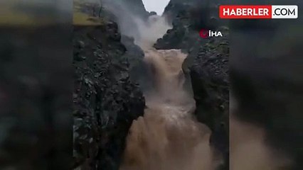 Elazığ'da sağanak sonrası Sori şelalesi coştu