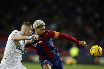 جيرونا يتجاوز برشلونة ويقتنص الصدارة