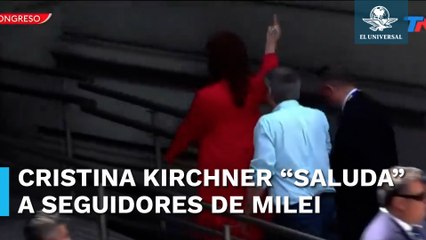 Cristina Kirchner hace la "Britneyseñal" al llegar a la toma de posesión de Milei