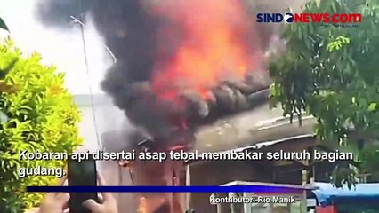 Diduga Korsleting Listrik, Gudang Penyimpanan Mainan Hangus Terbakar
