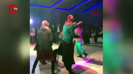 DÜĞÜNDE KADIN KIYAFETLERİ GİYİNİP, DAMADA ŞAKA YAPTILAR