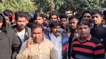 कोटा: चाकू से गला रेत युवक की निर्मम हत्या, मोर्चरी के आगे जुटे लोग, पुलिस जाब्ता तैनात