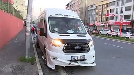 İstanbul'da taraftarları taşıyan minibüse taşlı saldırı