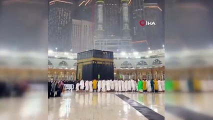 Mekke'de cadde ve sokaklar sular altında! Sağanak yağış altında Kabe'yi tavaf ettiler