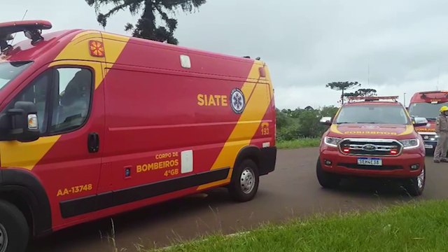 Fortíssima colisão entre moto e caminhonete deixa duas pessoas feridas na BR-369