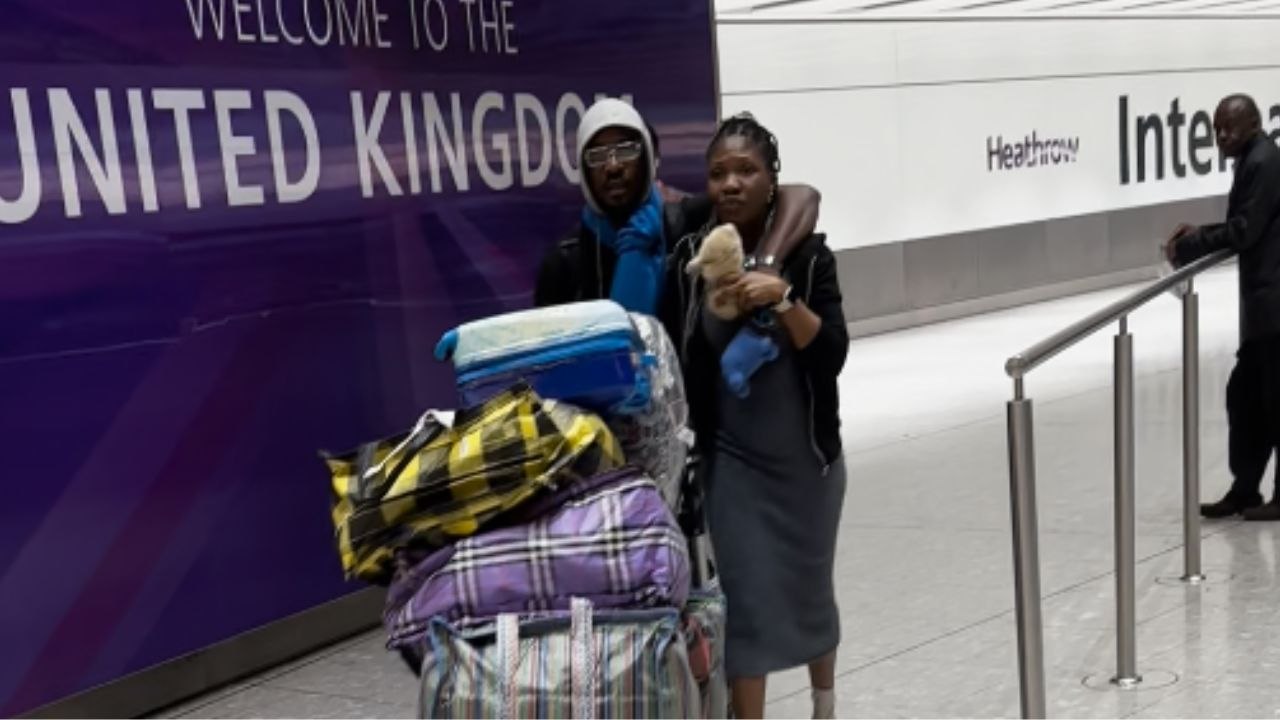 Woman's heart melts faster than speed of light upon seeing family after a year & a half